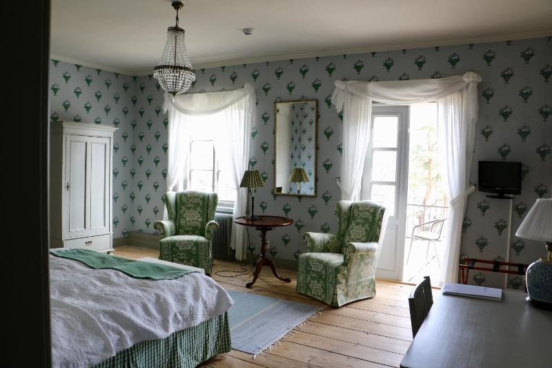 Deluxe Double Room with Castle View image 3