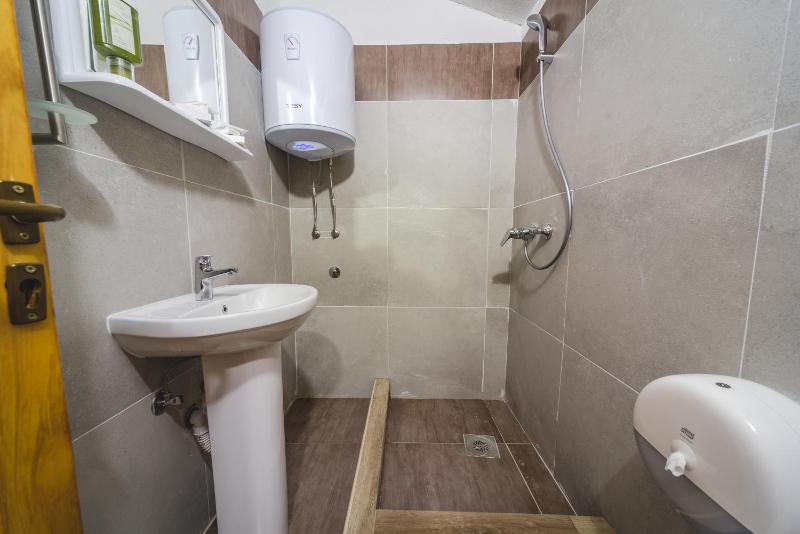 Triple Room with Private Bathroom image 4