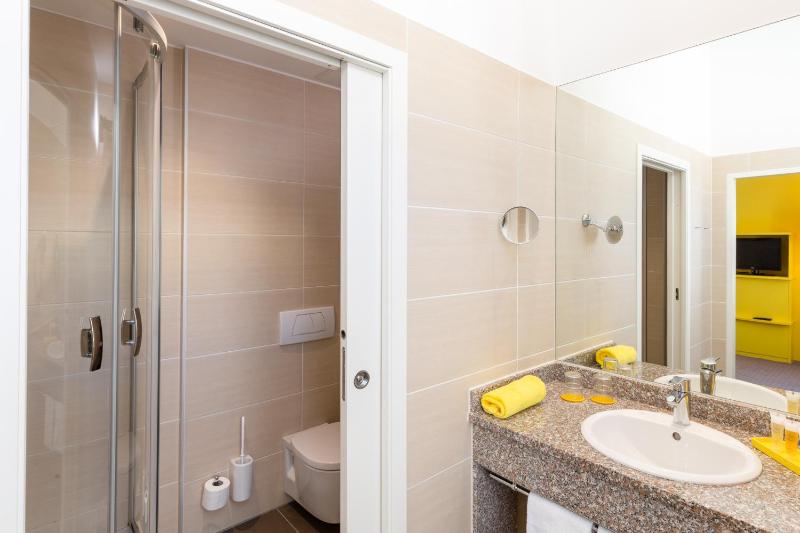 HiLight Suites Hotel - image 3