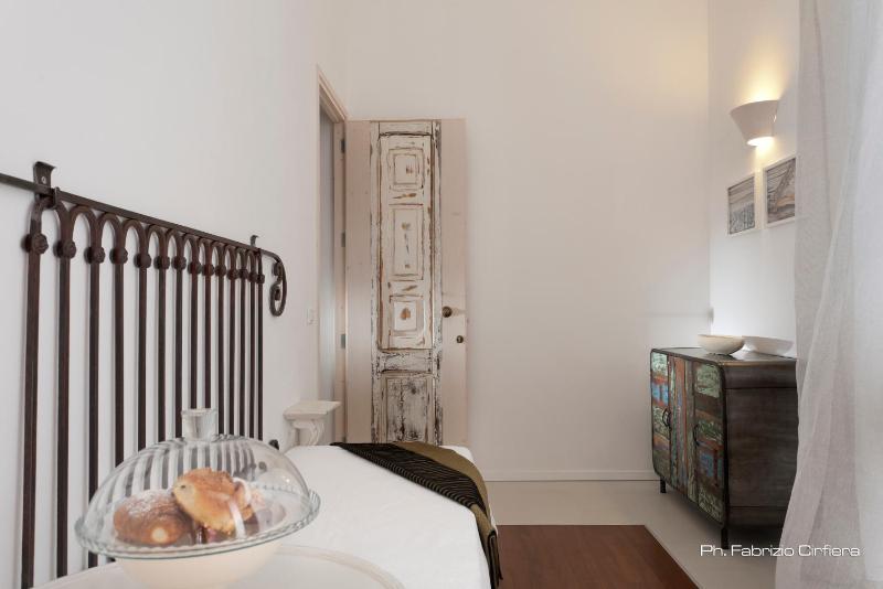 One-Bedroom Apartment image 4