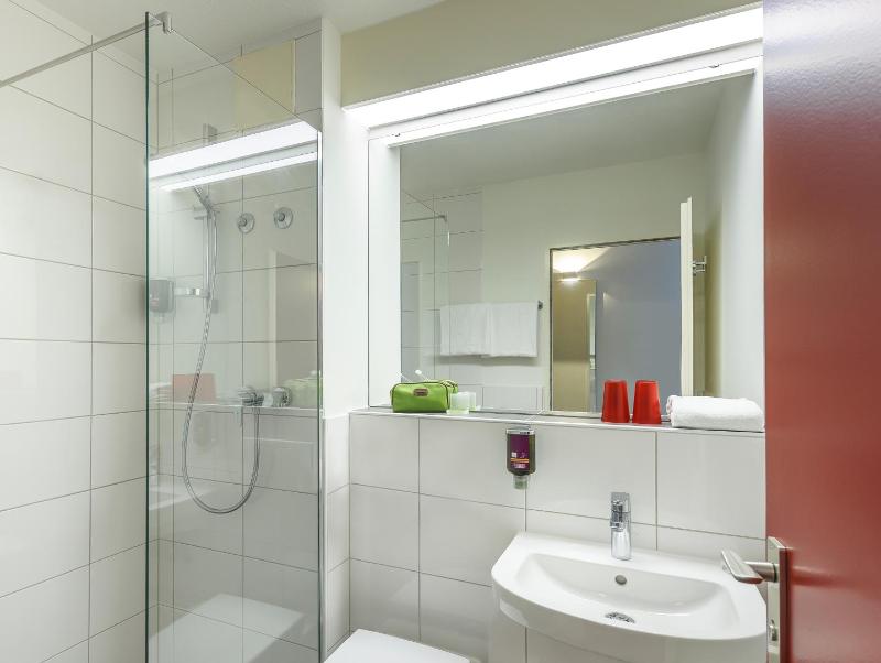 Classic Quadruple Room image 1