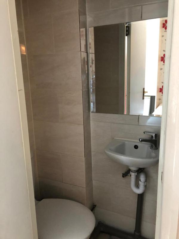 Double Room with Private Bathroom image 2