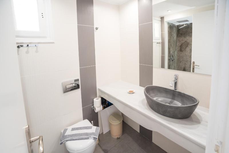 Superior Double Room with Sea View image 3