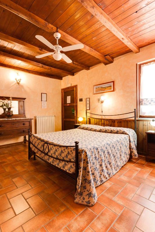 Double or Twin Room with Private Bathroom image 3
