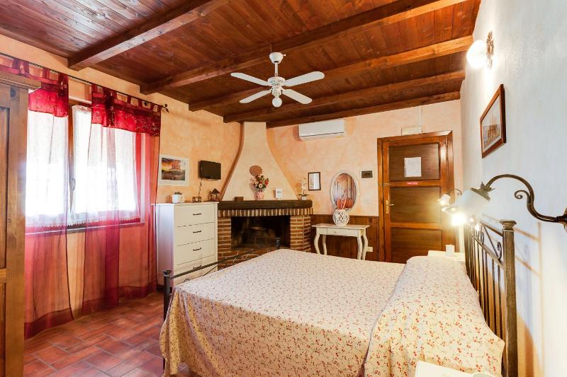 Deluxe Double or Twin Room image 3