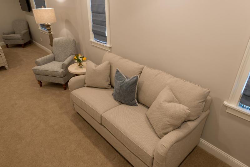 Room 11 – King Room with Sofa Bed image 4