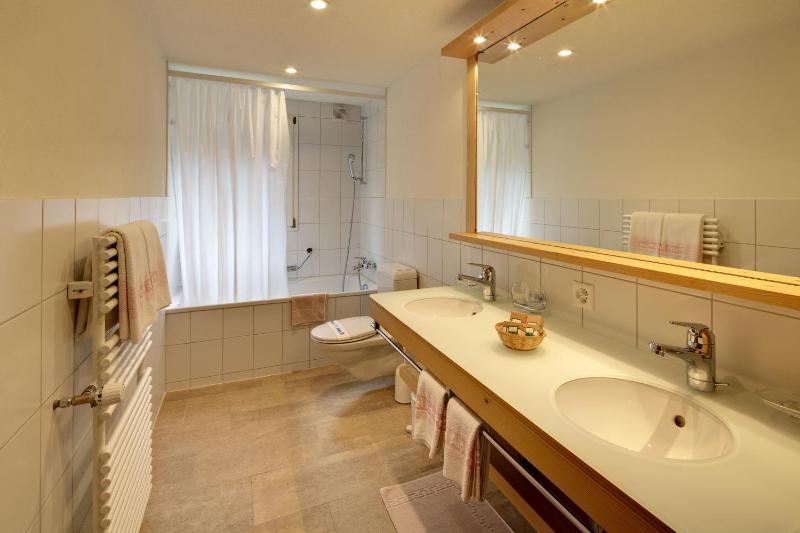 Triple Apartment with Mountain View image 2