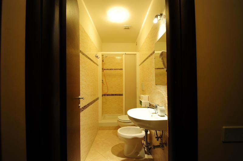 Quadruple Room image 3