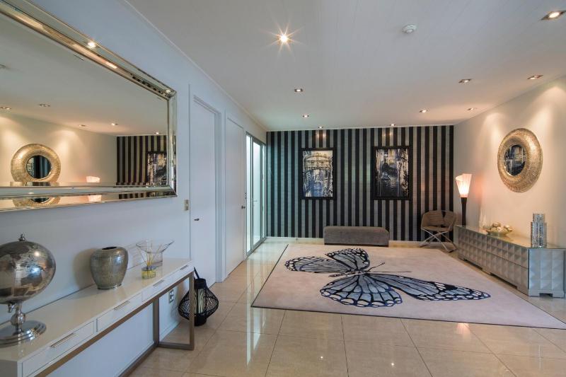 Papillon a Relax it's Done luxury holiday home - image 2