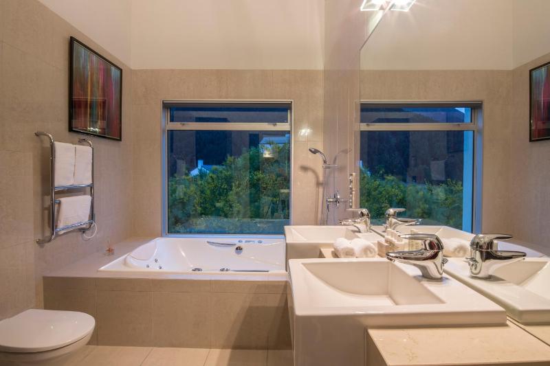 Papillon a Relax it's Done luxury holiday home - image 30
