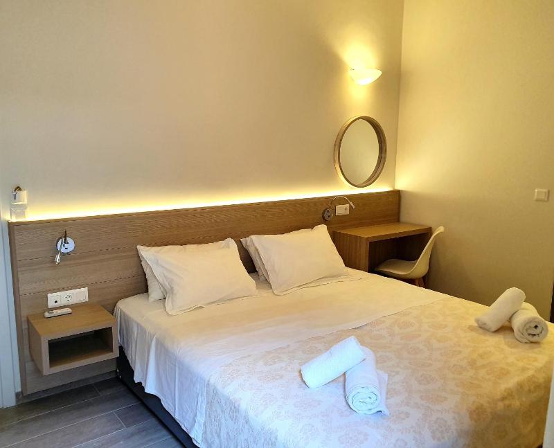 Caravel Hotel Apartments - image 7
