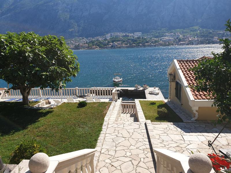 Apartment with Sea View image 1