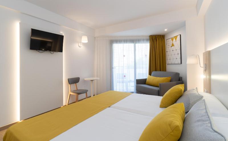 Double Room (2 Adults) image 3