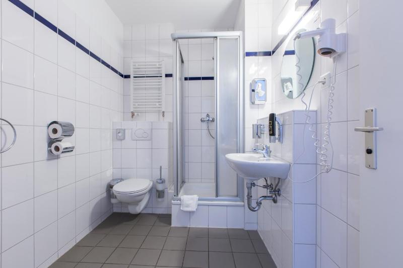 Triple Room image 2
