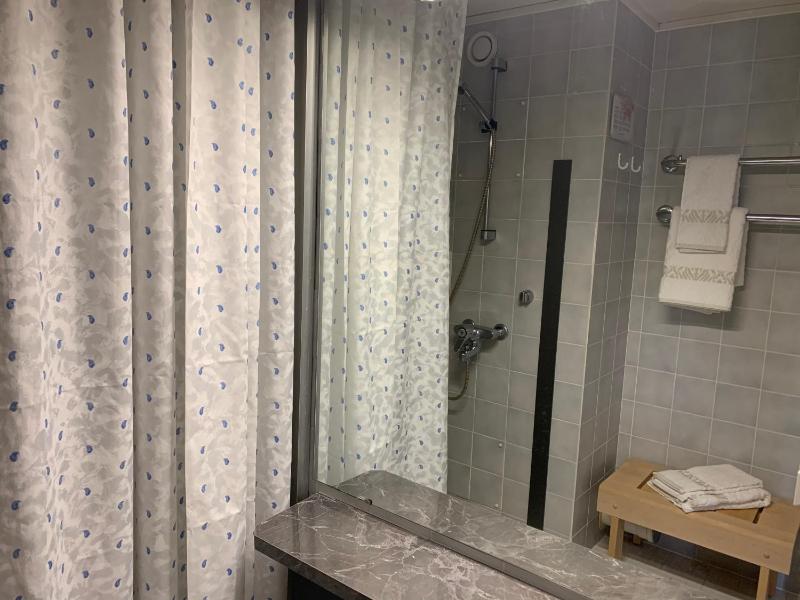 Deluxe Double or Twin Room image 2