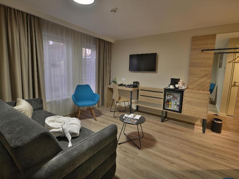 Junior Suite image 3
