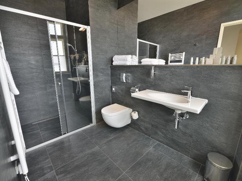 Junior Suite image 2