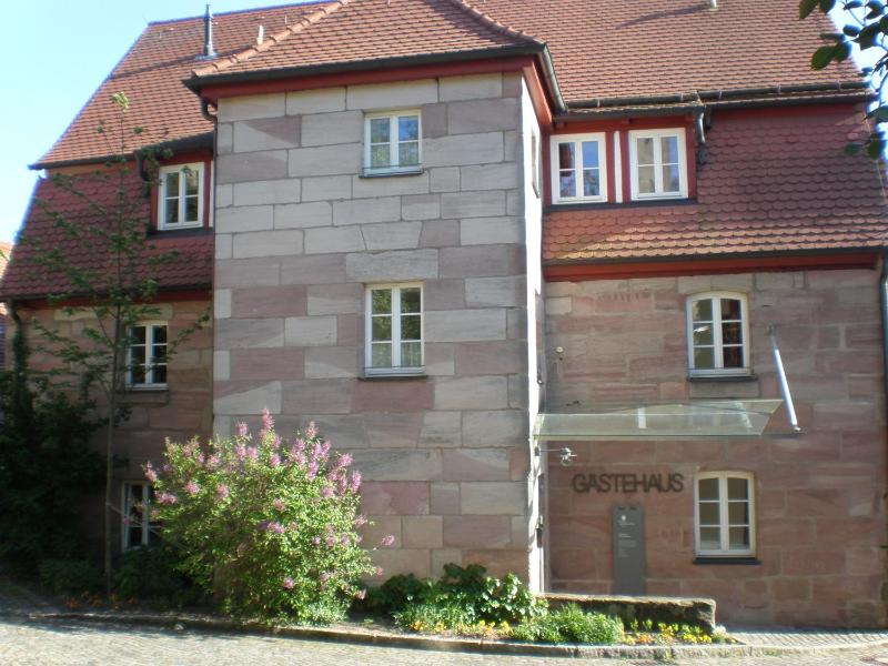 Large Double Room - Guesthouse image 4