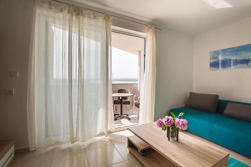 Studio Apartment image 1