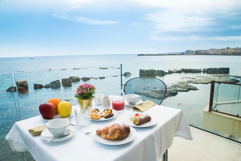 Re Dionisio Luxury Suites - image 4