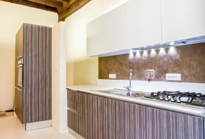 LuxRent Apartment Castello - image 10
