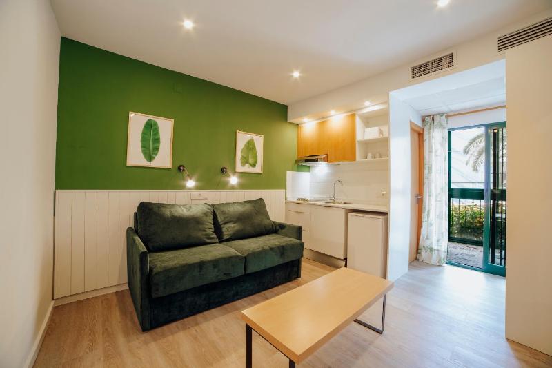 Studio Apartment image 1