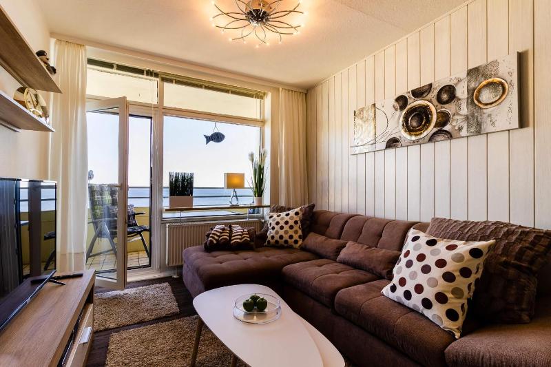 Apartment with Sea View image 2