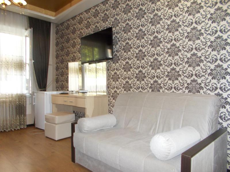 Superior Triple Room image 2