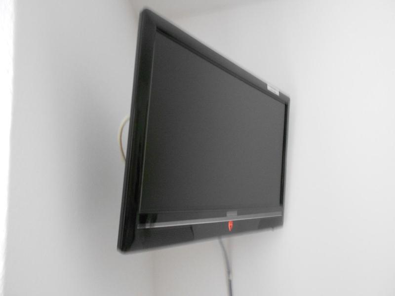 One-Bedroom Apartment image 2
