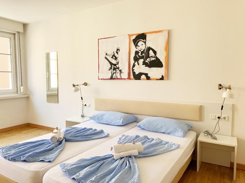 Three Bedroom Apartment image 4