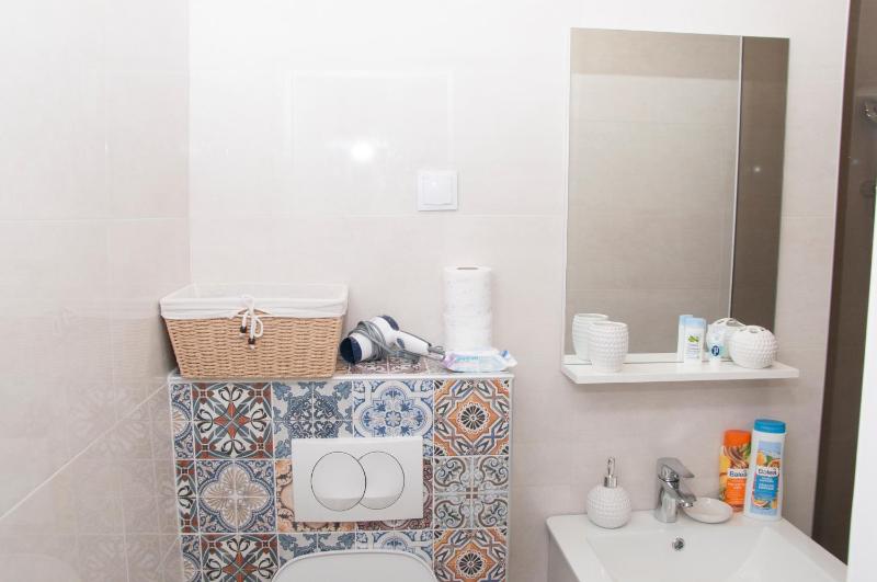 Bistrik Rose Apartment - image 9