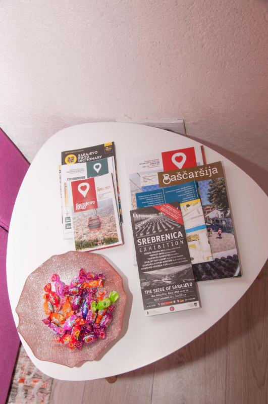 Bistrik Rose Apartment - image 5