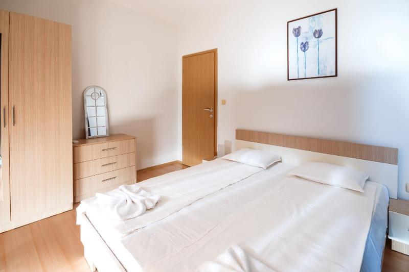 Charming 1 Bedroom Apartment for up to 4 Guests - image 20