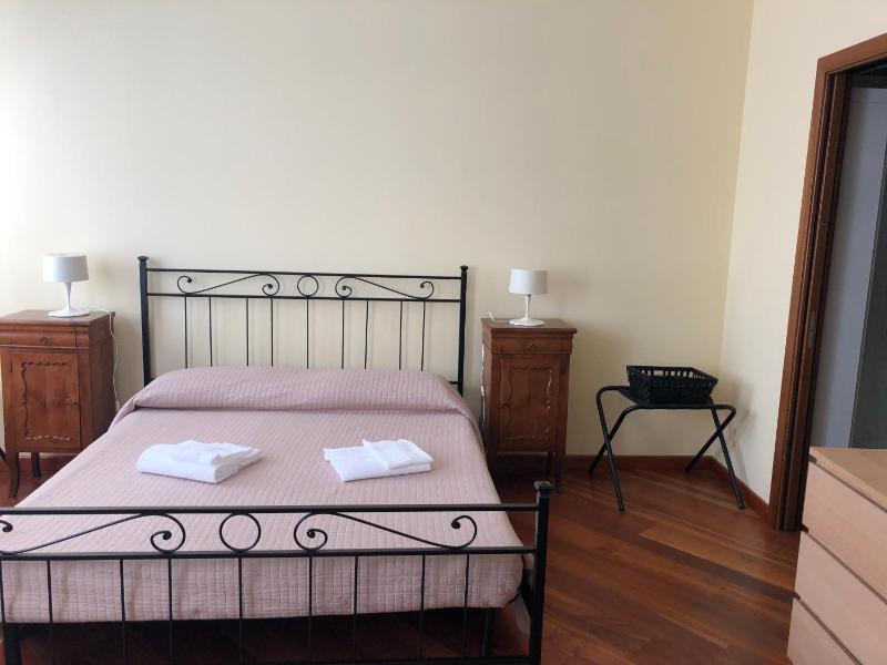 Triple Room with Canal View image 4