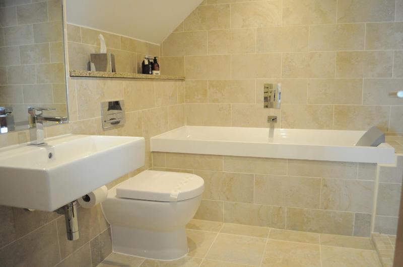 Deluxe Double Room image 4
