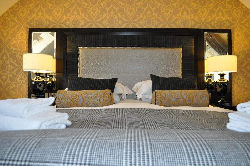 Deluxe Double Room image 2