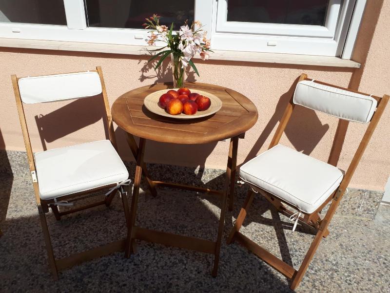 King Suite with Balcony image 2