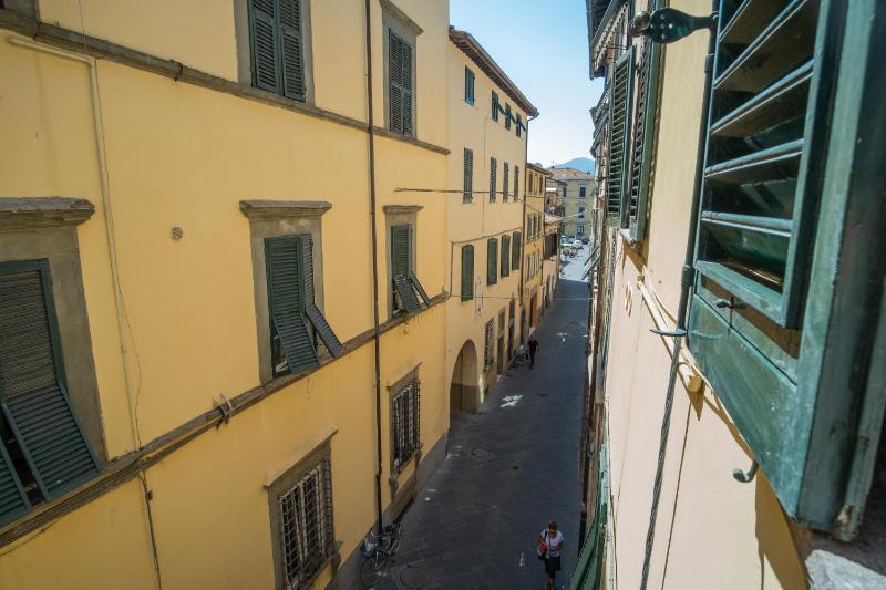 Chill in Tuscany - image 25