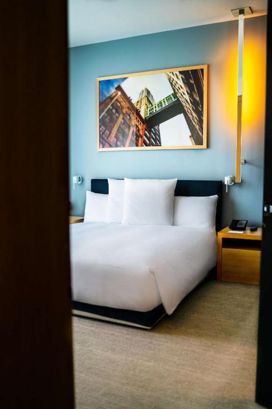 Andaz Suite image 3
