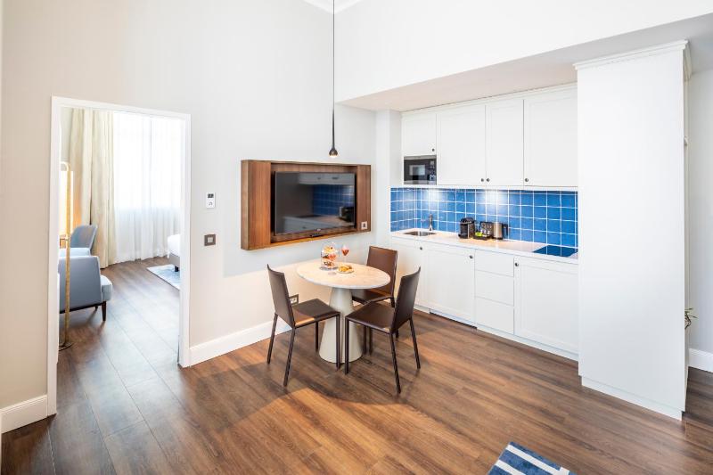 One Bedroom Executive image 2