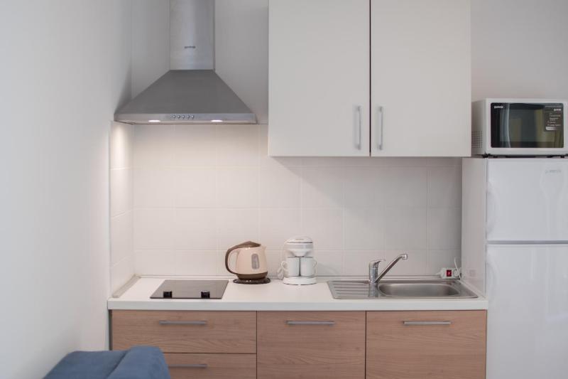 One-Bedroom Apartment image 4