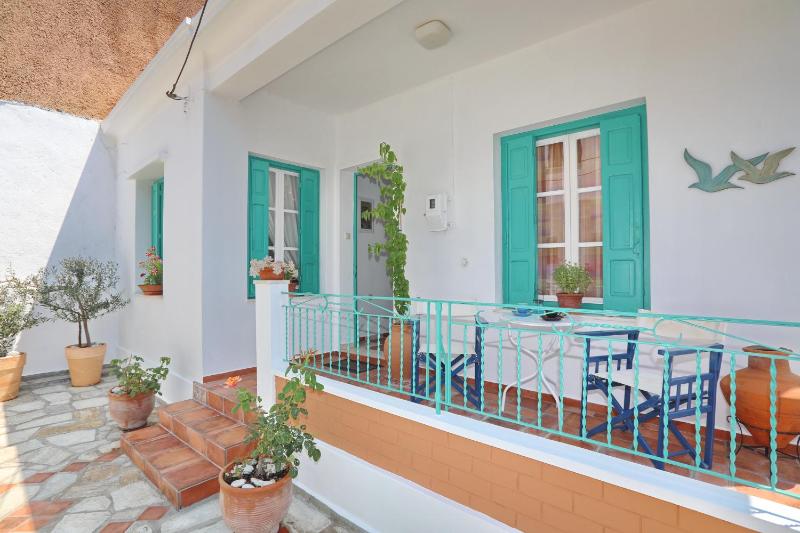 Spring Bliss Garden House - image 38