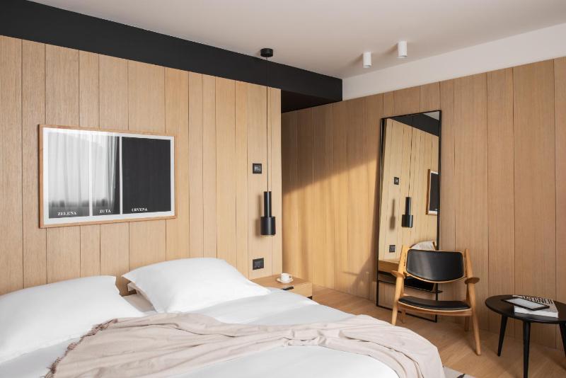 Superior Double Room with City View image 2