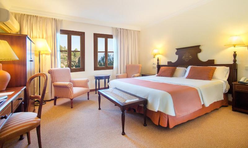 Classic Double or Twin Room in Annex Building image 1