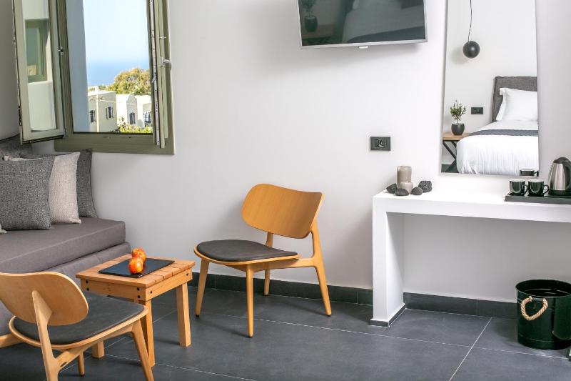 Master Suite with Panoramic Sea View image 4