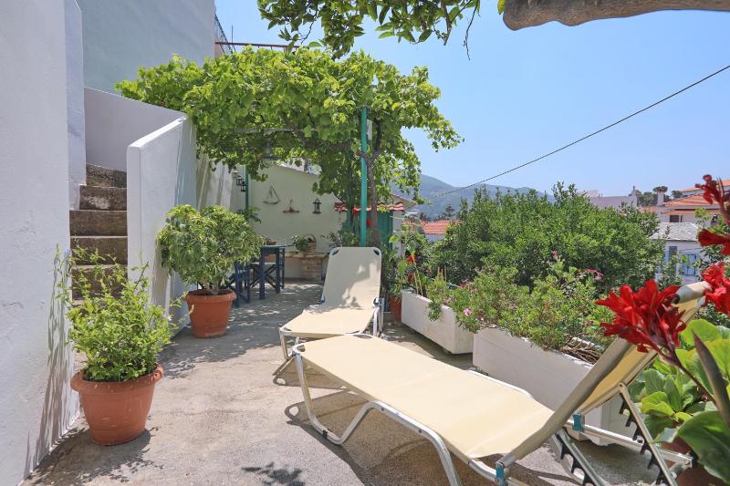 Spring Bliss Garden House - image 13