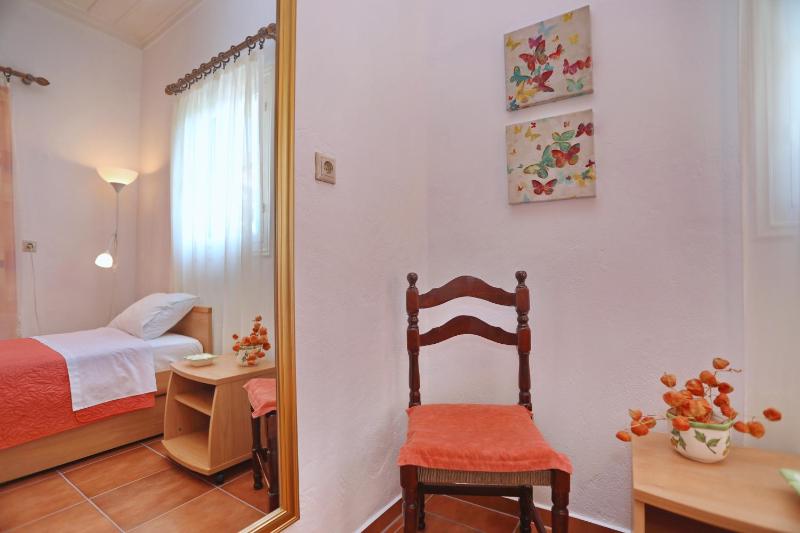 Spring Bliss Garden House - image 9