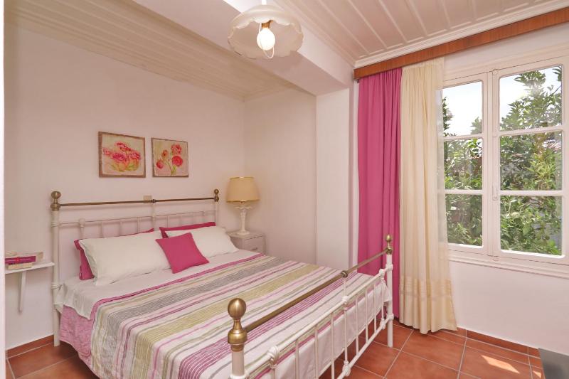 Spring Bliss Garden House - image 33