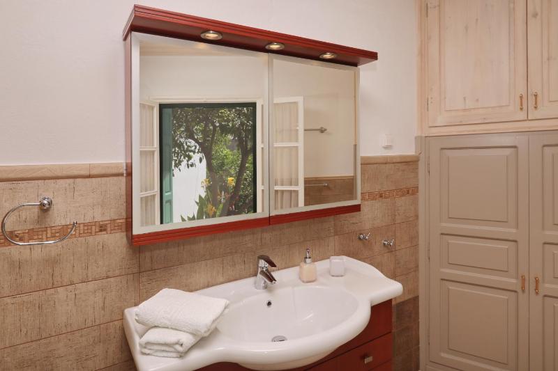 Spring Bliss Garden House - image 14