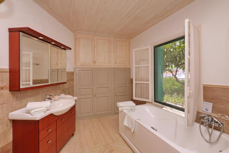 Spring Bliss Garden House - image 29